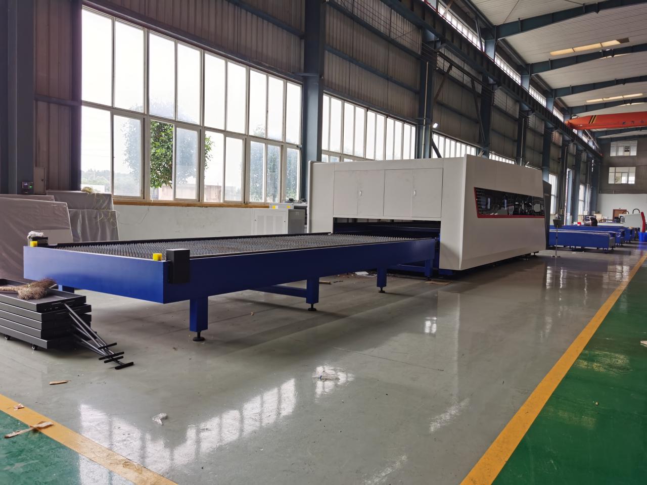 1000w 2000w 3000w 6000w 12000w Cnc Fiber lazer kəsmə maşını