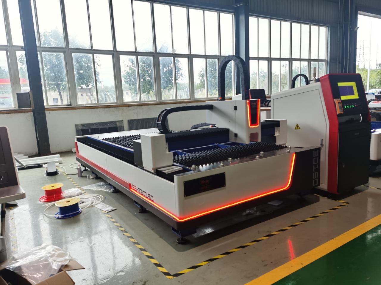 1000w 2000w 3000w 6000w 12000w Cnc Fiber lazer kəsmə maşını