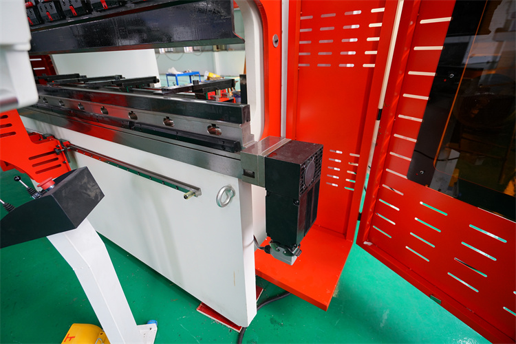 125t 2500mm 4 축 Da53t 시스템 CNC 수압기 브레이크 기계