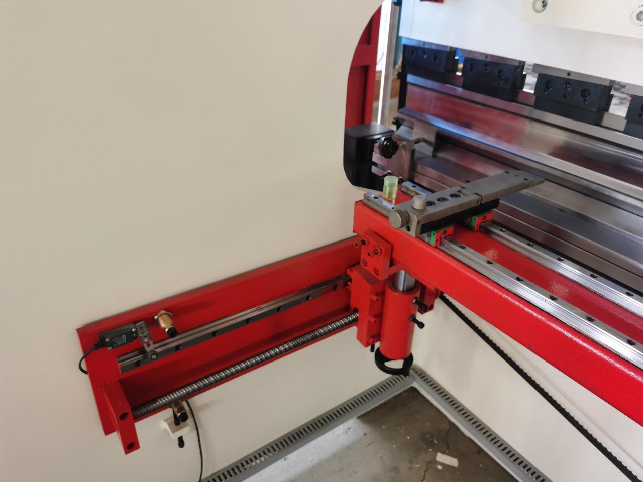 125t 2500mm Hydraulic Bender Machine/4 Axis Cnc Press Brake 125t 2500mm Hydraulic Bender Machine/4 Axis Cnc Press Brake