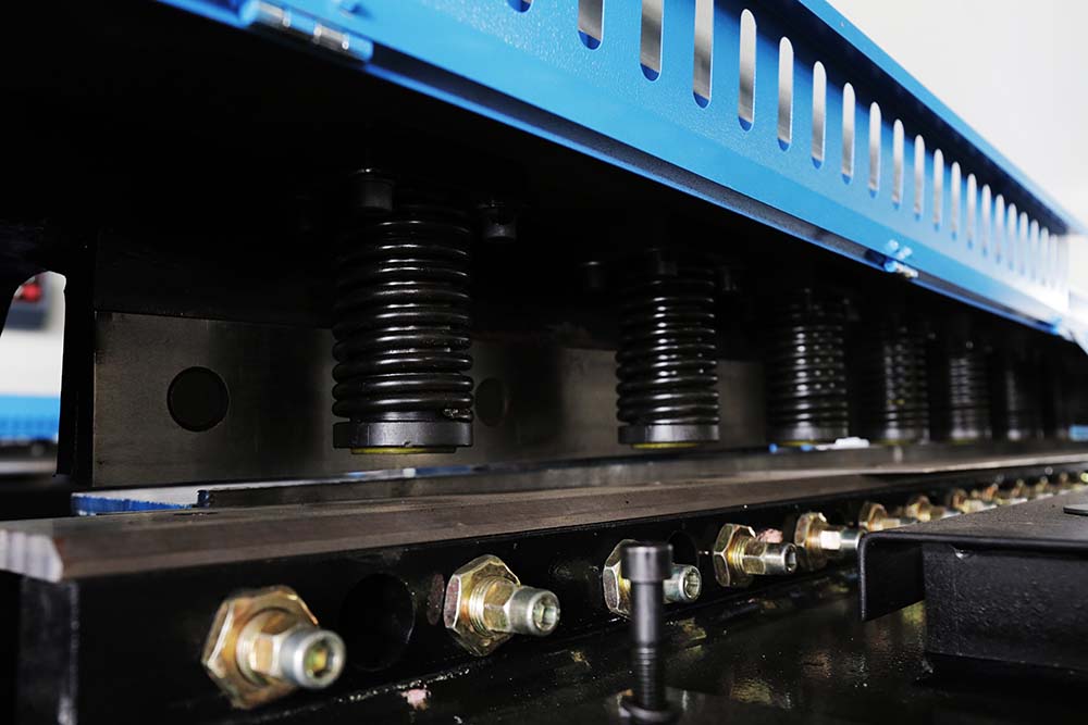 12x2500mm 液壓斷頭台剪板機