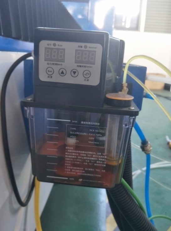 1390 Cədvəl Tipi Raycus Power Dual Head Lazer Kəsmə Maşını