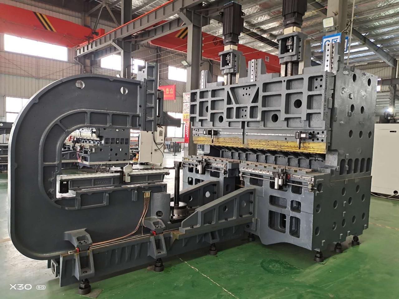 14 Axis Cnc Bender Sheet Metal Cnc Press Brake 40t For Metal Plate