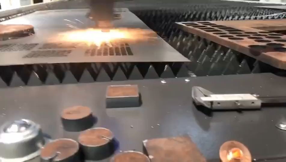 Máquina de corte por láser de 20000 vatios Máquina de corte por láser de hierro de metal de 40 mm