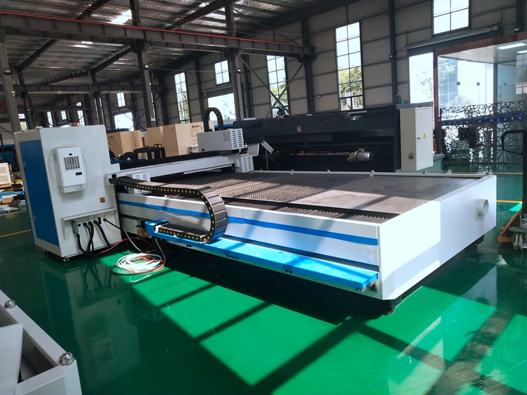 Metal Levha üçün 3kw Ipg Cnc Fiber Lazer Kəsmə Maşını