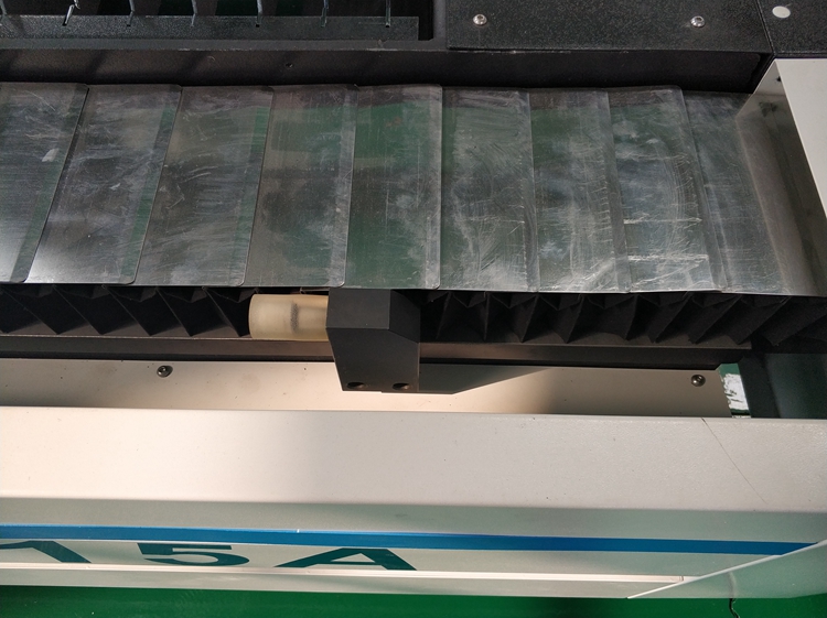 Metal Levha üçün 3kw Ipg Cnc Fiber Lazer Kəsmə Maşını