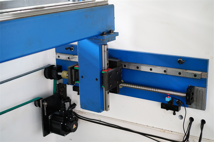 4 +1 軸 Cnc 串聯折彎機，帶 Ct8ps 2d 圖形控制器