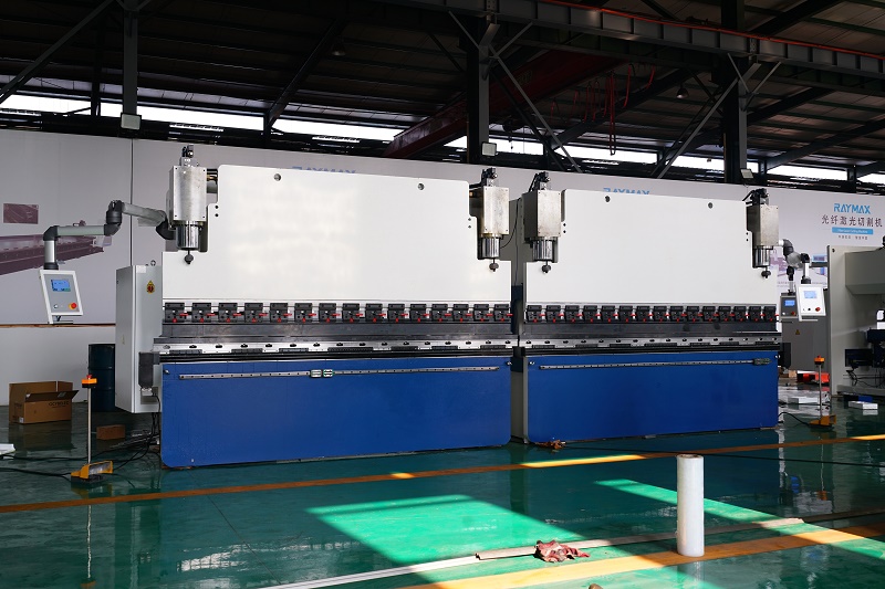 4 +1 軸 Cnc 串聯折彎機，帶 Ct8ps 2d 圖形控制器