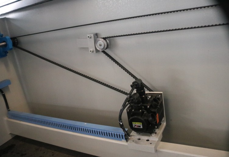 4 Oxlu Hidravlik Servo Cnc Levha Bükmə Maşını