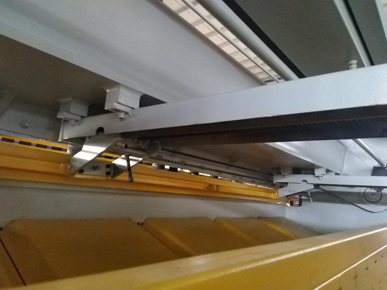 4*2500 E21s Cnc Hidravlik Levha Metal Yelləncək Kəsmə Maşını