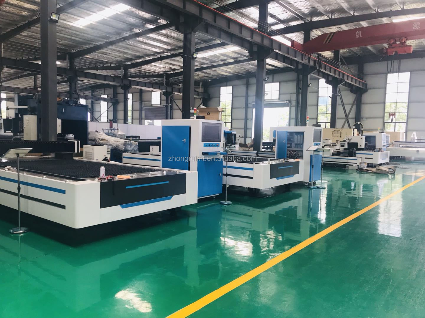 4kw 6kw 8kw Metal Paslanmayan Polad Cnc Fiber Lazer Kəsmə Maşını 4kw 6kw 8kw Metal Paslanmayan Polad Cnc Fiber Lazer Kəsmə Maşını