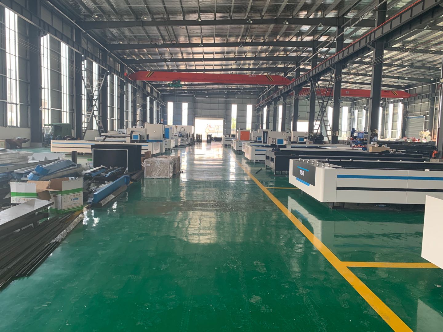 4kw 6kw 8kw Metal Paslanmayan Polad Cnc Fiber Lazer Kəsmə Maşını 4kw 6kw 8kw Metal Paslanmayan Polad Cnc Fiber Lazer Kəsmə Maşını