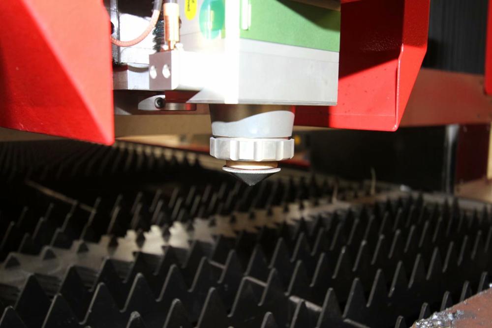 750w 3000w 4000w 板金 1325 ファイバーレーザー切断機 750w 3000w 4000w 板金 1325 ファイバーレーザー切断機