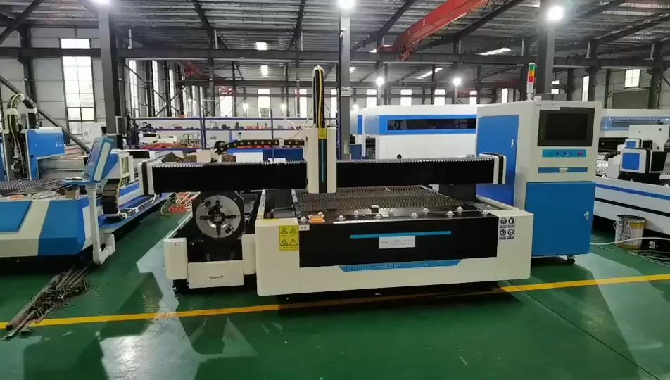 Metal Sac Alüminyum Levha Kesimi İçin Cnc Fiber Lazer Kesim Makinesi