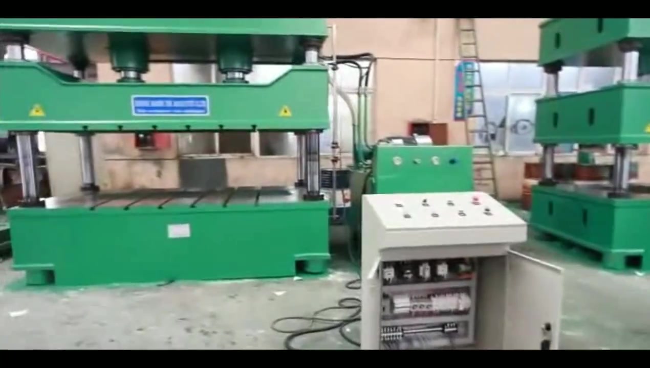 Kundenspezifische hocheffiziente hydraulische 200-t-Pressmaschine