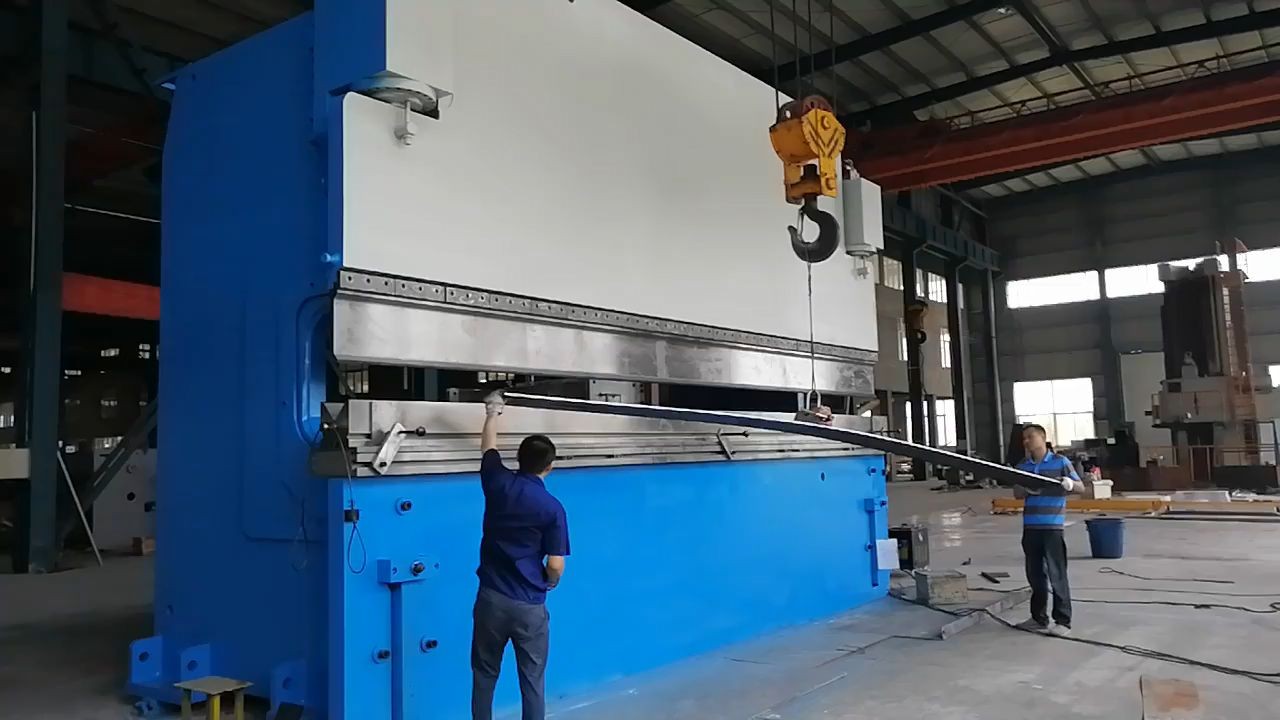 Plat Hidrolik Lembaran Logam Stainless Steel Press Brake Machine