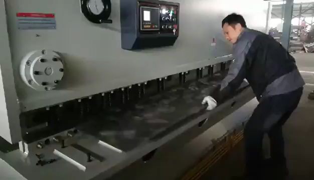 Qc11y 8*3200 Preço da máquina de corte de placas hidráulicas guilhotina