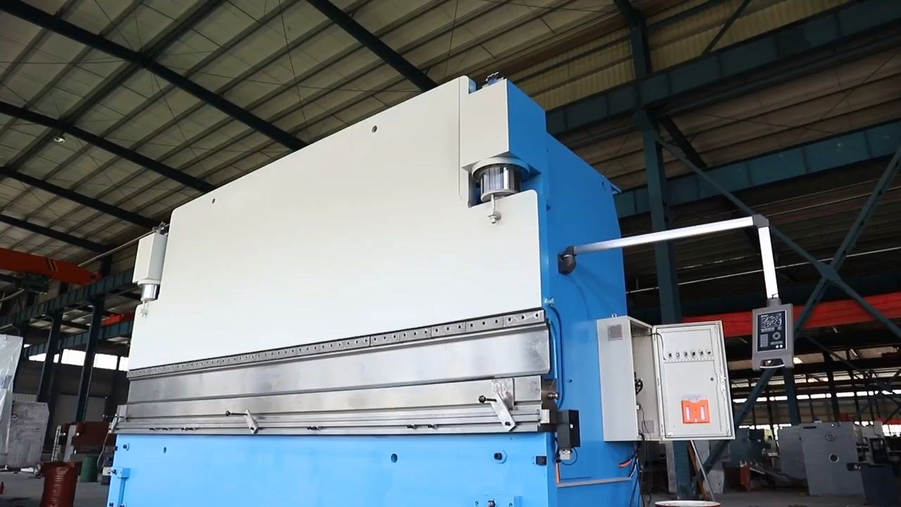 Y1 Y2 X R+V Axis Wc67k Cnc Hydraulic Press Brake Machine