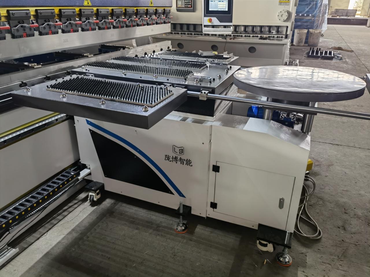 Bending Machine Press Brake With Automatic Feeding Bending Machine Press Brake With Automatic Feeding