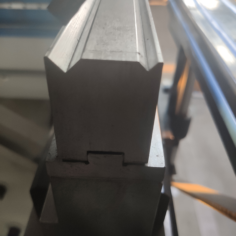 Ce Certificate Hydraulic Press Brake Mini Sheet Metal Bending Machine Ce Certificate Hydraulic Press Brake Mini Sheet Metal Bending Machine