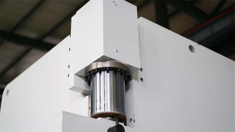 8+1 축선을 가진 스테인리스를 위한 Cnc 수압기 브레이크 100t2500 8+1 축선을 가진 스테인리스를 위한 Cnc 수압기 브레이크 100t2500