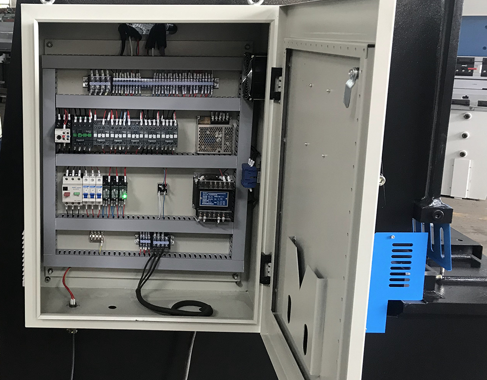 공장 가격 깎는 기계 Qc12y-4x2500 유압 가위 기계