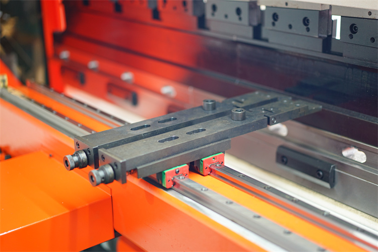 高性能の油圧折機の金属板の出版物ブレーキ