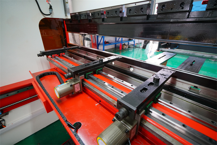 Yüksək Məhsuldarlıq 160t/4000 Cnc Polad Plaka Hidravlik Pres Əyləci Yüksək Məhsuldarlıq 160t/4000 Cnc Polad Plaka Hidravlik Pres Əyləci