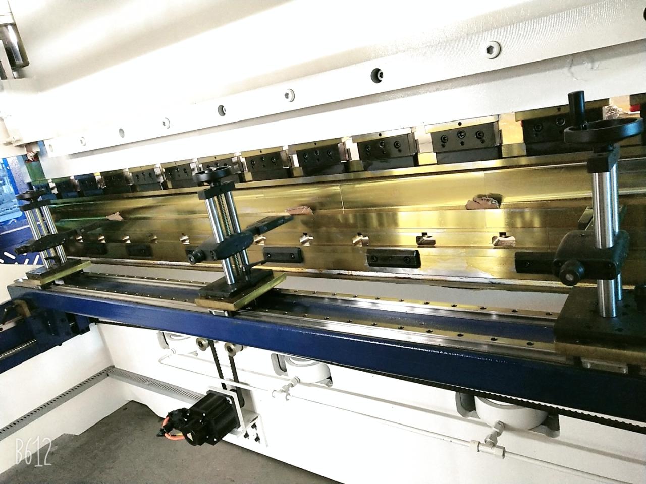 Hot Sat Sheet Metal Bükmə Maşın İstehsalçı Press Əyləc Hot Sat Sheet Metal Bükmə Maşın İstehsalçı Press Əyləc