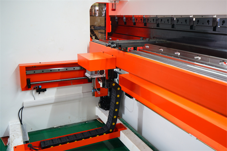 Hidravlik Qatlama Maşın / Cnc Metal Levha Bükmə Maşın Hidravlik Qatlama Maşın / Cnc Metal Levha Bükmə Maşın