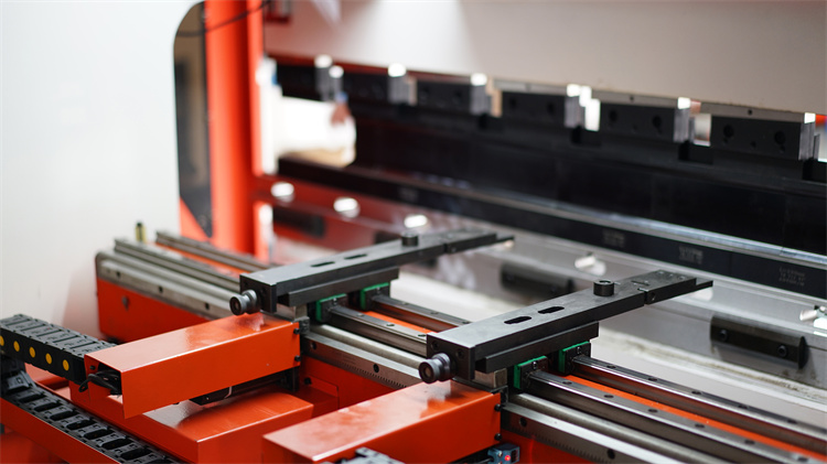 Hidravlik Qatlama Maşın / Cnc Metal Levha Bükmə Maşın Hidravlik Qatlama Maşın / Cnc Metal Levha Bükmə Maşın