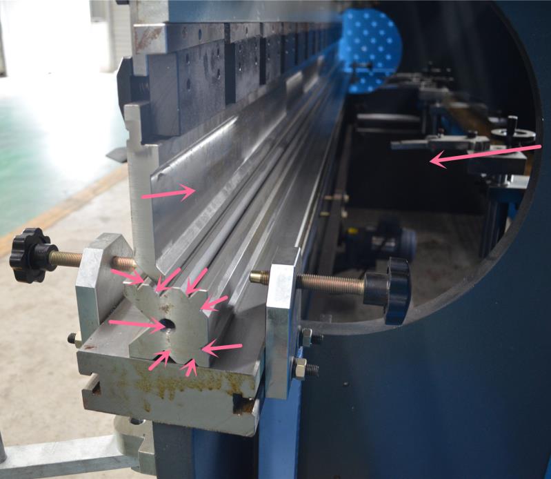 Hydraulic Press Brake Effective Metal Sheet Bending Machine Hydraulic Press Brake Effective Metal Sheet Bending Machine