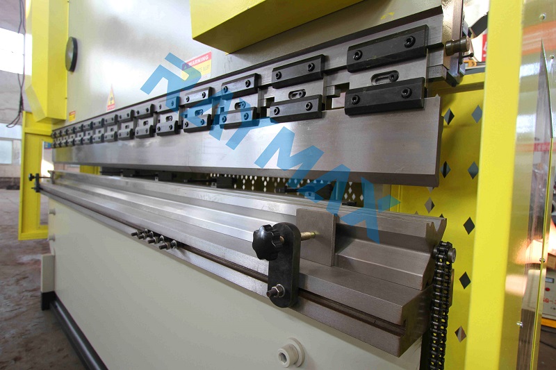 Hydraulic Press Brake Effective Metal Sheet Bending Machine Hydraulic Press Brake Effective Metal Sheet Bending Machine