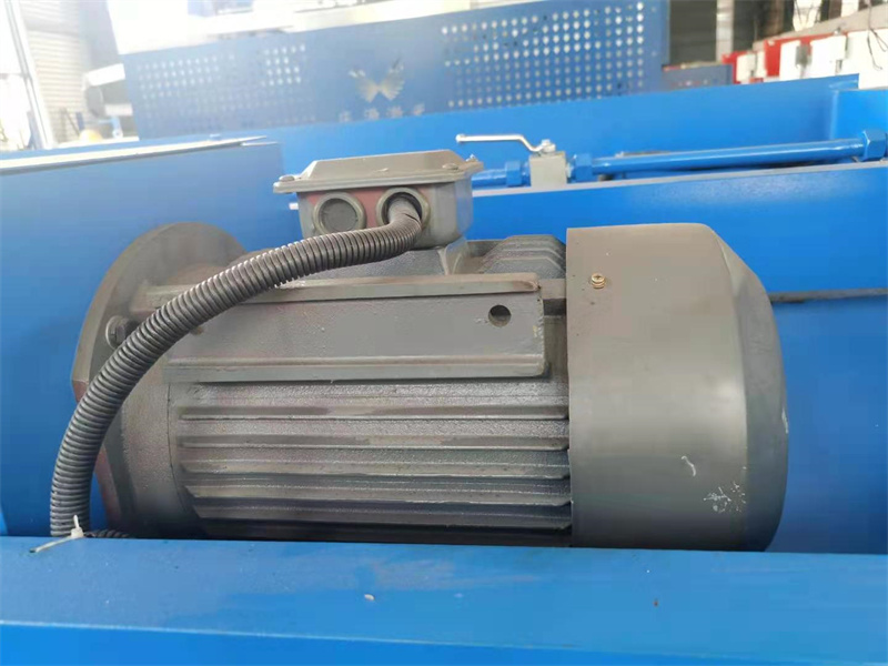 Maks 6mm Kəsmə Qalınlığı Nc Hidravlik Swing Beam Kəsmə Maşınları