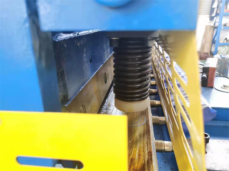 Maks 6mm Kəsmə Qalınlığı Nc Hidravlik Swing Beam Kəsmə Maşınları