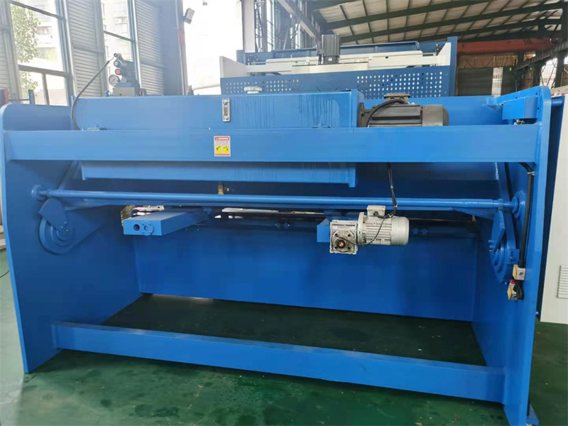 Maks 6mm Kəsmə Qalınlığı Nc Hidravlik Swing Beam Kəsmə Maşınları