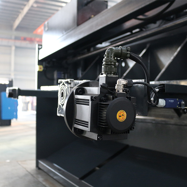 Qc12k-16x2500 Paslanmayan Polad Plitələr Kəsmə Makinası Cnc