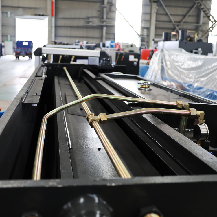 Qc12k-16x2500 Paslanmayan Polad Plitələr Kəsmə Makinası Cnc