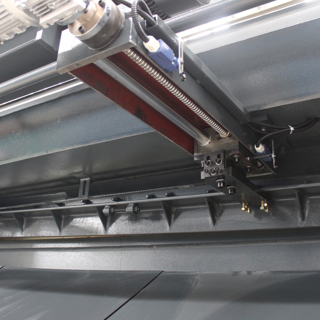 Qc12k-16x2500 Paslanmayan Polad Plitələr Kəsmə Makinası Cnc