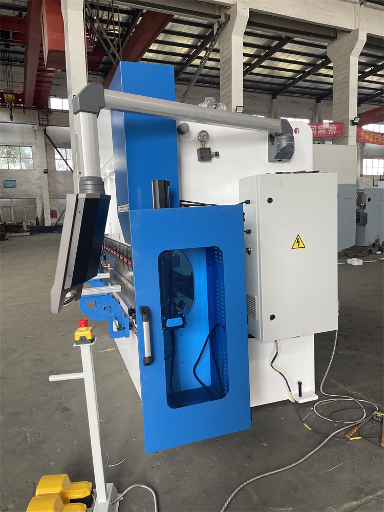 Levha Bükmə Maşını 100 Ton X3200mm Hidravlik Nc Pres Əyləci