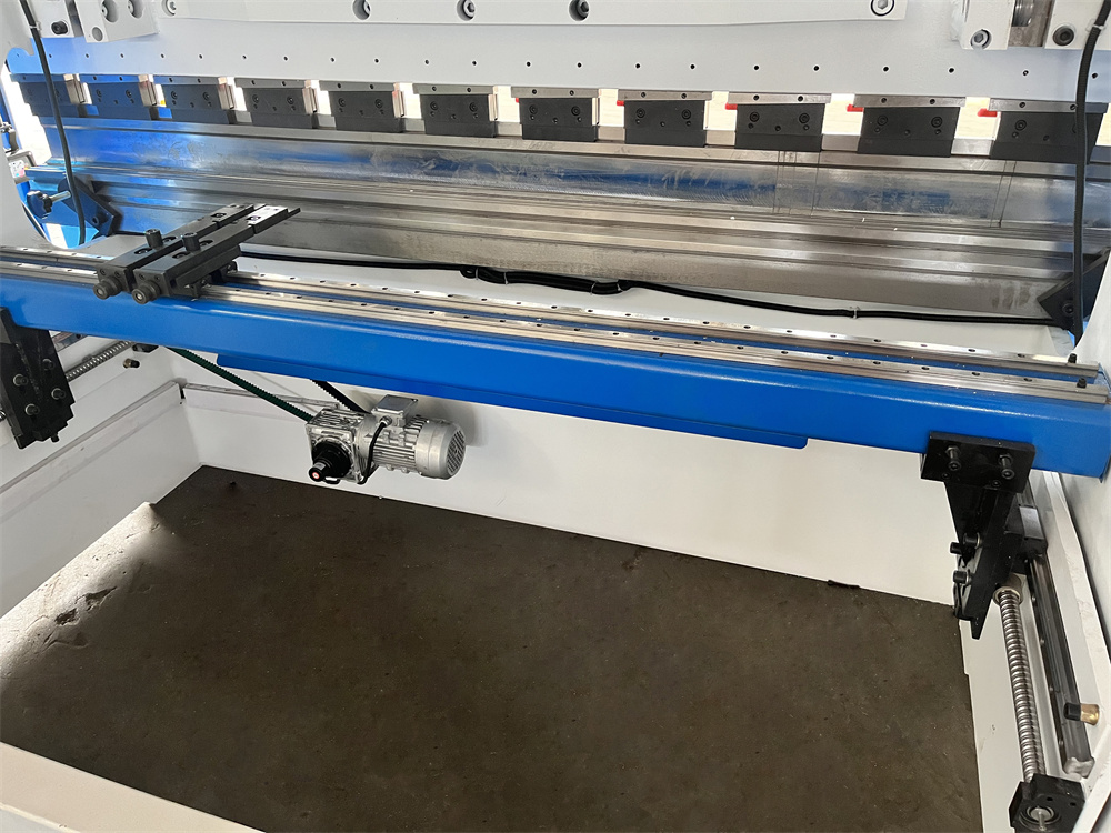 Levha Bükmə Maşını 100 Ton X3200mm Hidravlik Nc Pres Əyləci
