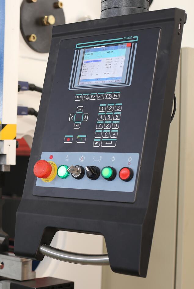 Wc67y 液壓折彎機與 Estun E300 控制器